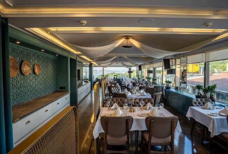 Olive Anatolian Restaurant teras salonu